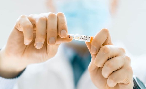 Comment les programmes éducatifs peuvent-ils aborder la santé mentale des adolescents de manière proactive ?